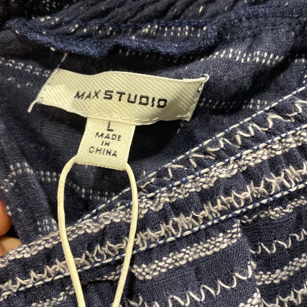 Max Studio top - Picture 2 of 2